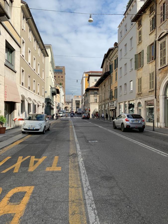 Appartamento Bilocale 1 Piazza Vittoria - Affitti Brevi Italia Brescia Dış mekan fotoğraf